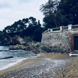 Baia di Fiascherino - Bunker seconda Guerra Mondiale. Lord Byron visse nei pressi di questa spiaggia- Location Scouting Italia - duzimage