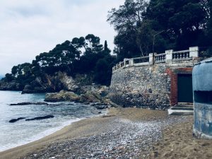 Baia di Fiascherino - Bunker seconda Guerra Mondiale. Lord Byron visse nei pressi di questa spiaggia- Location Scouting Italia - duzimage