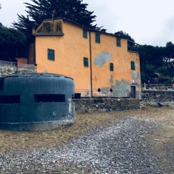 Baia di Fiascherino - Bunker seconda Guerra Mondiale. Lord Byron visse nei pressi di questa spiaggia- Location Scouting Italia - duzimage