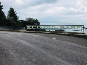insegna Spiaggia privata Eco del Mare lungo Via Fiascherino - Location Scouting Italia - duzimage