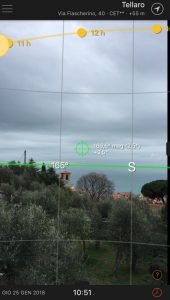 Screenshot dell'app SunSurveyor per visualizzare il percorso del sole a Tellaro - Location Scouting Italia - duzimage