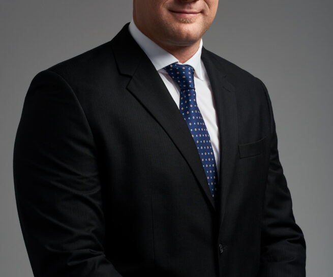 Portrait of Cpt. Van der Westhuizen shot at duzimage studio David Umberto Zappa - portrait, commercial and advertising photographer. / ritratto del capitano Van der Westhuizen scattato nello studio duzimage fotografo commerciale, pubblicitario, ritrattista ed editoriale David Umberto Zappa, su sfondo neutro grigio.