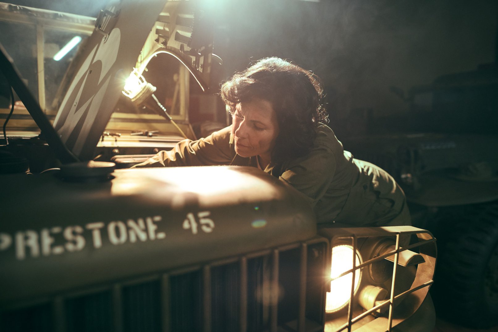 WAC - Women Army Corps 1944. Portrait of a woman in an American military working uniform. Personal project dedicated to historic portraits. Image series by David Umberto Zappa - portrait, commercial and advertising photographer. Ritratto di donna in uniforma da lavoro americana epoca Seconda Guerra Mondiale. Progetto personale del fotografo commerciale, pubblicitario, ritrattista ed editoriale David Umberto Zappa.